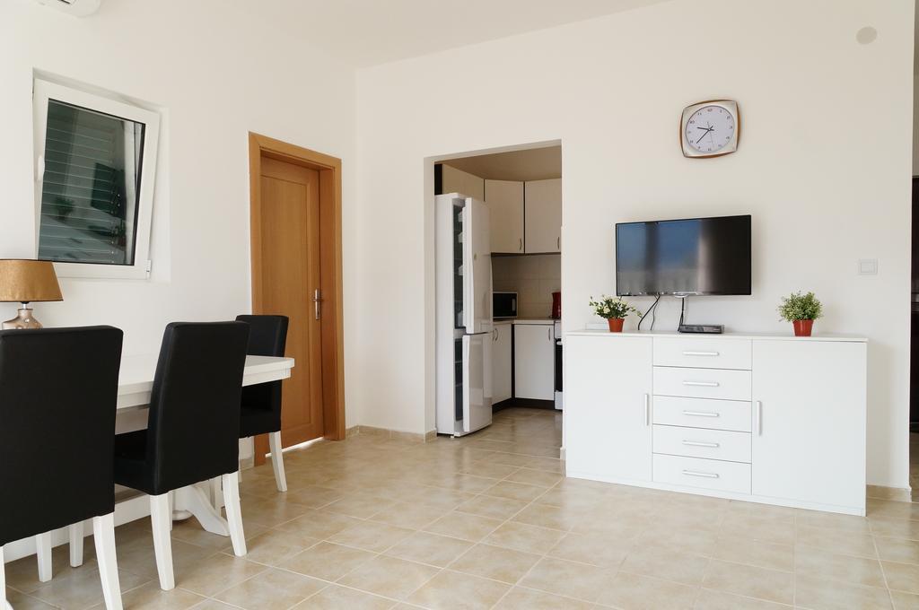 Apartment Begonia Of Kumbor 헤르섹 외부 사진